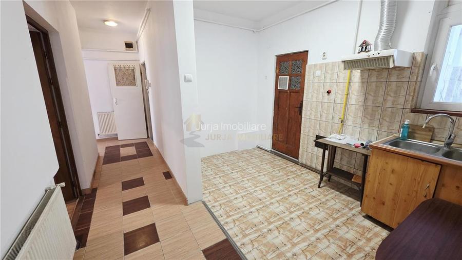 APARTAMENT 3 CAMERE 86 ZONA EMIL RACOVITA - 9