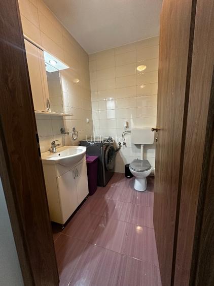  Închiriez apartament cu 2 camere decomandate și parcare privată  - 6