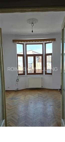 Apartament 3 camere in vila, etajul 1/2, Calea Calarasilor - 2