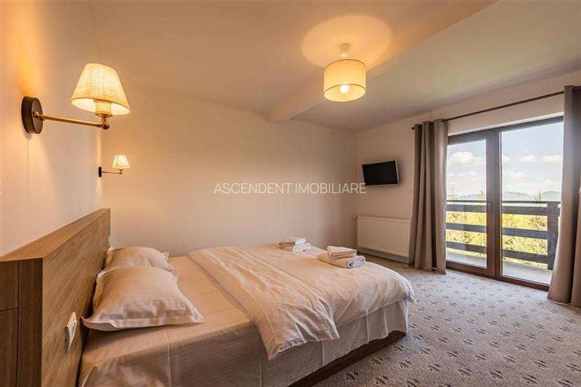 FILM! Ansamblu arhitectural proaspat si distins,pe 3.000 mp teren, in magia natu - 2