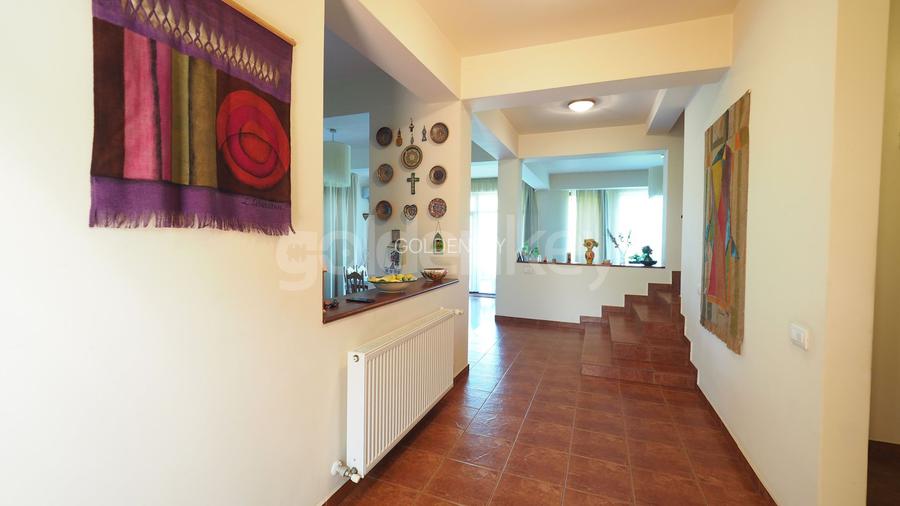 Vila cu 6 camere | gradina atent amenajata | garaj - 6