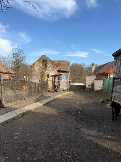 Casa cu potential si teren generos – Vesud, la doar 30 minute de Sibiu - 4