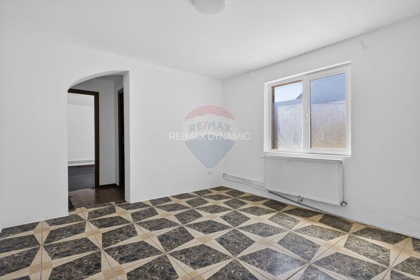 Apartament spațios la casă, renovat, ultracentral Pecica - 13