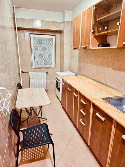 Garsoniera Mall Vitan, 10 minute de metrou, mobilată si utilată complet, libera - 4