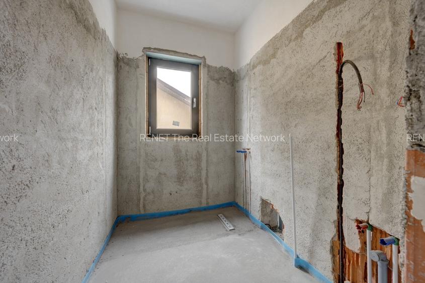 Casa se preda finisata - 4 bai -3 dormitoare - curte - parcare - metrou Păcii - 13