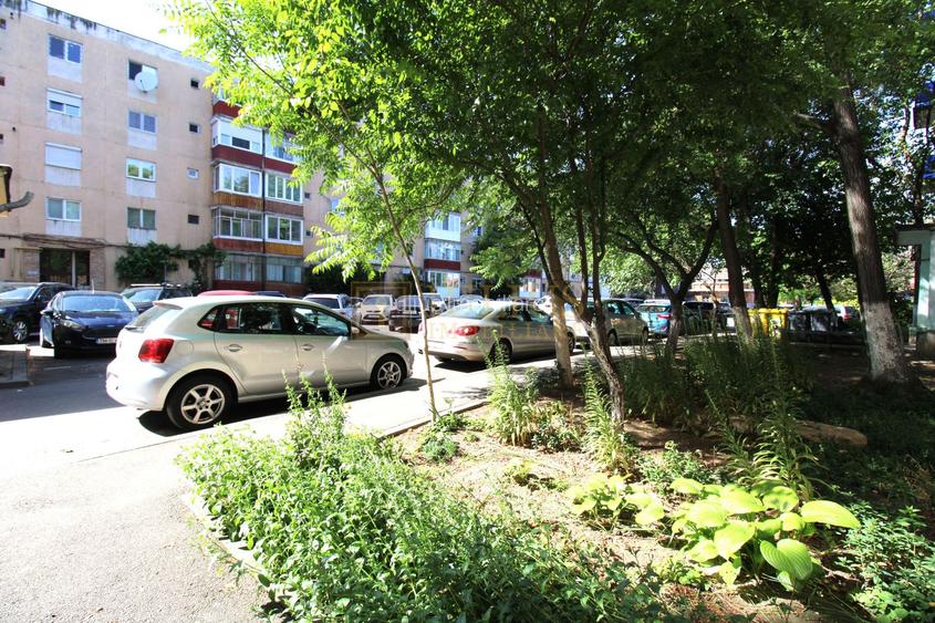 1 camera, decomandat in Complexul Studentesc - 12