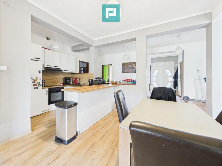 Vilă cu 8 camere în Săcălaz, zonă Centrală - 5