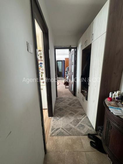 Vand apartament 2 camere, Prundu, Pitesti, semidecomandat, etaj 4 - 9