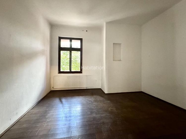 Casă cu farmec aparte, pentru locuit sau birouri,  zona Bălcescu - 8