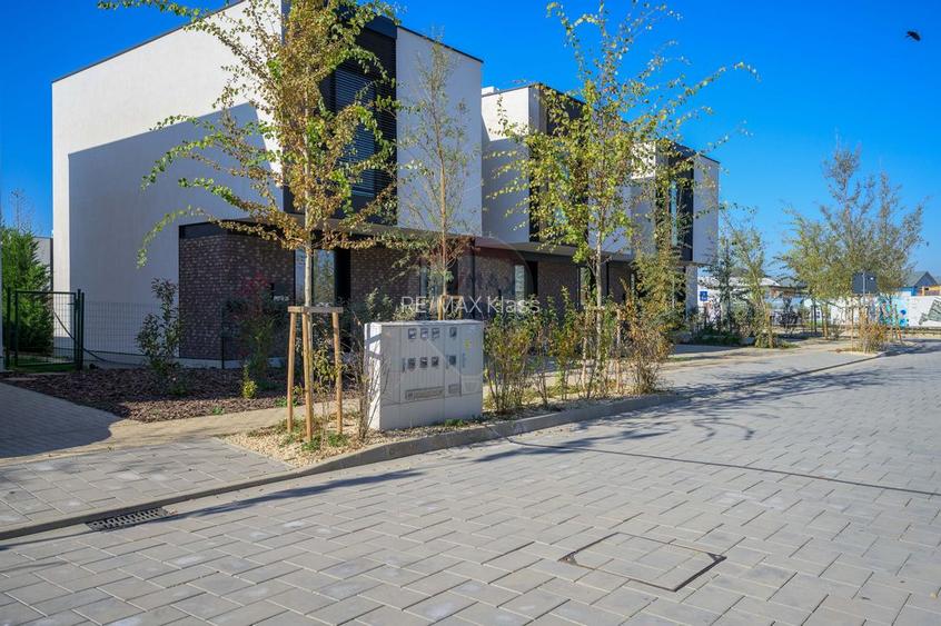 Vila luminoasa cu 4 camere si panouri solare in Amber FOREST Tunari - 31