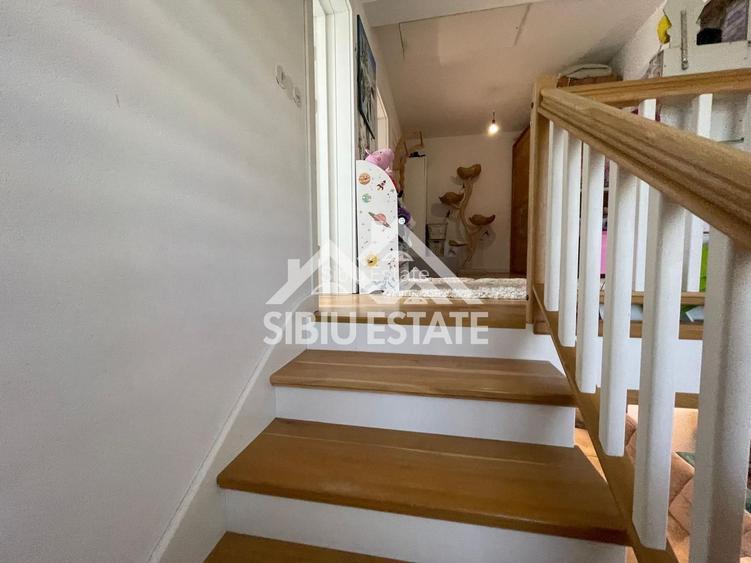 Duplex elegant cu 5 camere, 2 bai, curte in Cristian - 20
