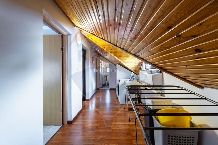 Casă spațioasă 350 mp utili, Teren 650 mp, Garaj subteran, Tractorul - 48