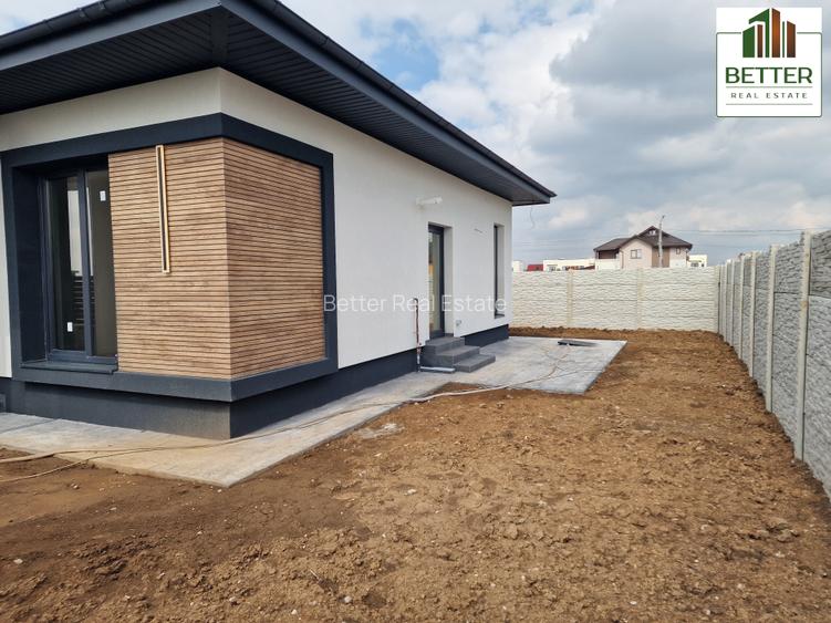 Casă Parter – 4 camere  | 2  Băi | Teren 370 mp- Sistem fotovoltaic inclus - 4