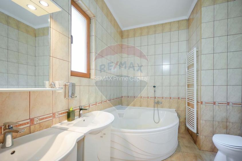 Casă cu 7 camere de vânzare în zona Ultracentrală - 11