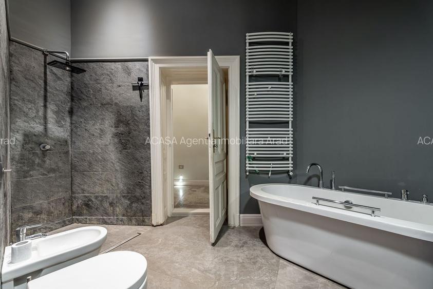 Apartament spatios cu 3 camere de LUX pe Metianu Comision 0 - 6