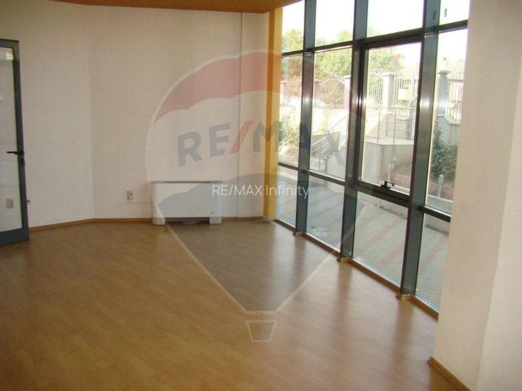 Locatie unica, hala cu zona administrativa, curte generoasa 4000mp - 15