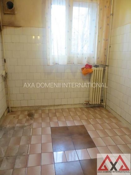 Apartament 4 camere Titan - metrou Nicolae Grigorescu - etaj 1 - bloc H - 5