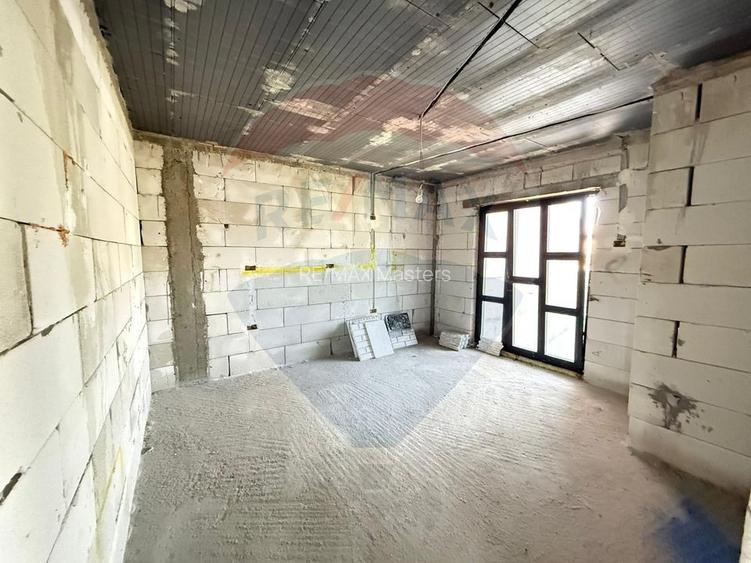 Casă  cu 7 camere de vânzare Preutești jud Suceava - 9