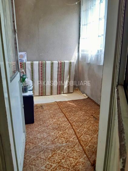 Vanzare apartament 4 patru camere semidecomandat - 3