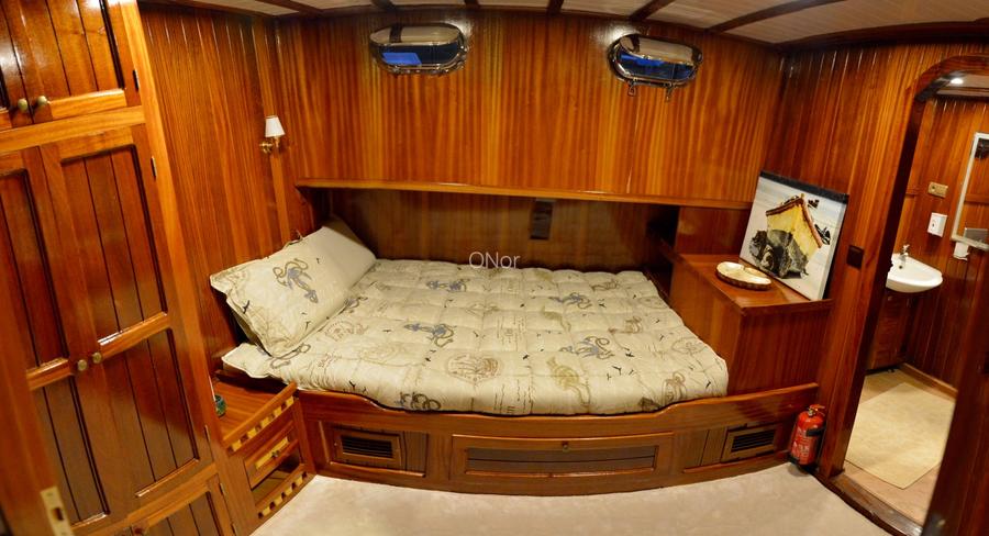 Business pe apa | MS LUXURY CRUISE YACHT - 3