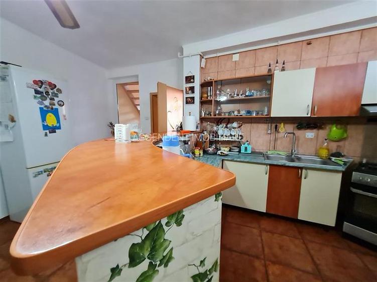 Pe incantare florala, casa cu 5 camere, curte individuala - Central, Brasov - 31