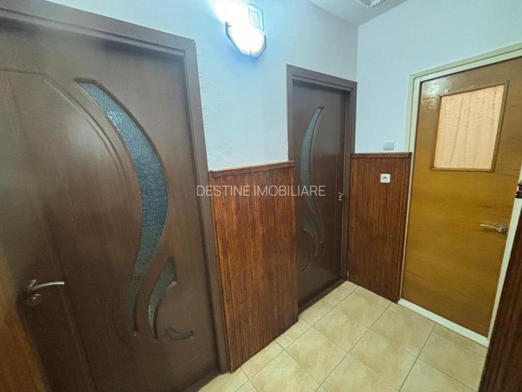 Apartament cu 3 camere, suprafata generoasa de 74 mp, la baza Colinei  - 9