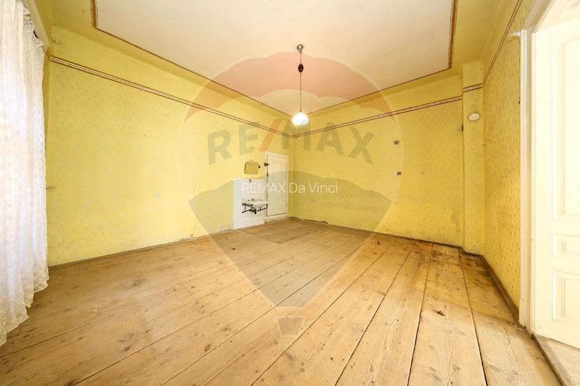 Casă / Vilă cu 10 camere de vânzare în zona Ultracentrală Râșnov - 13