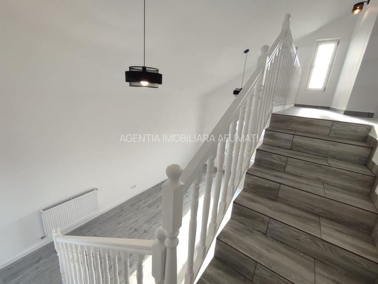 Casă modernă cu living spectaculos - 7