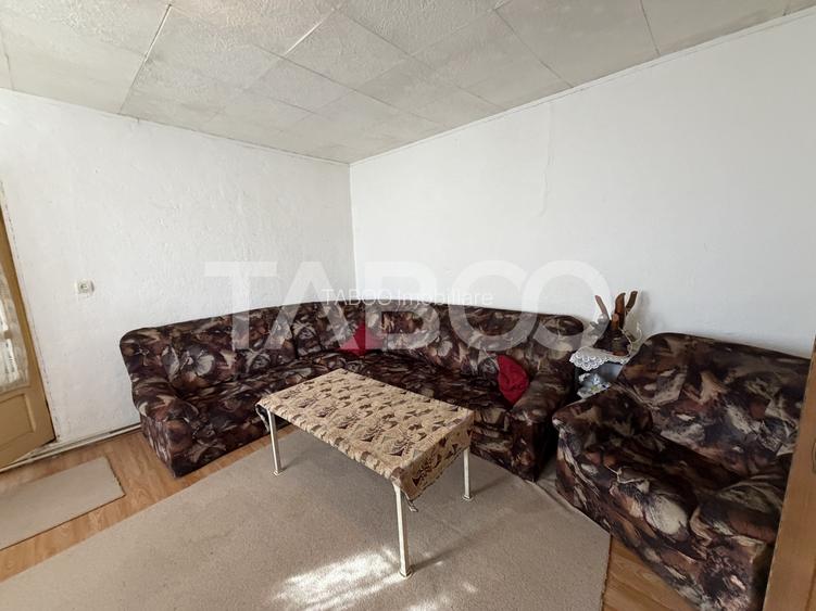 Casa de vanzare 3 camere 90 mpu teren liber 1095 mp Persani - 11