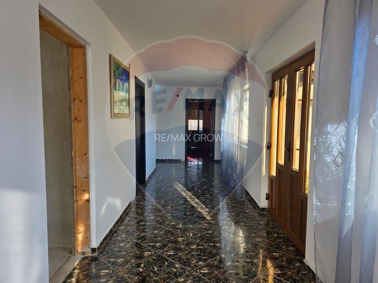 De vanzare casa solida cu teren generos si acces facil Lespezi Bacau - 2