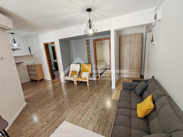 Apartament cu 2 camere+nisa de dormit, balcon, parcare, Str.Florilor - 8