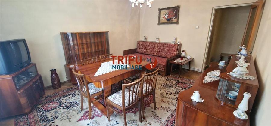 Apartament 3 camere de vanzare zona Centru
