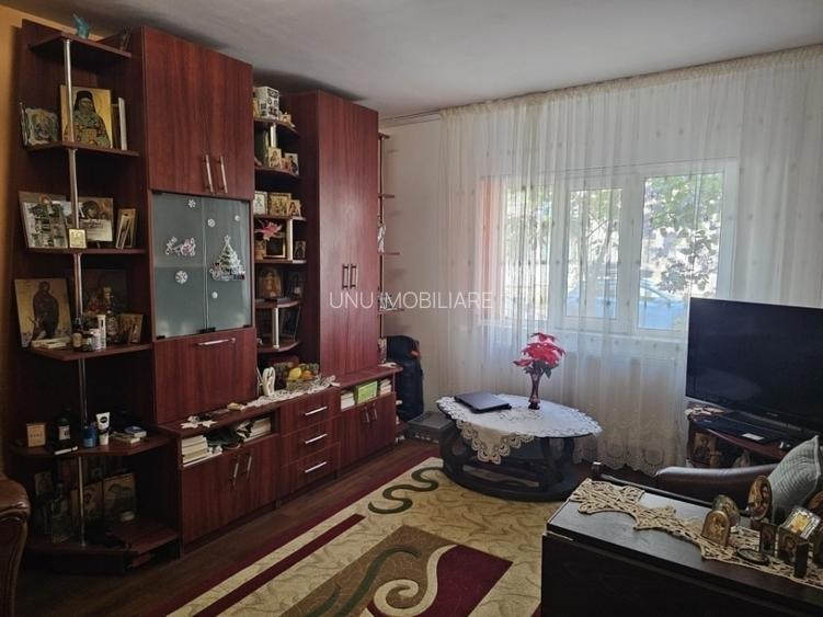 2 camere decomandat 52mp zona nicolina 1 in spate la lidl - 5