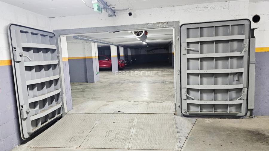 Apartament modern cu 4 camere, decomandat, in zona Pajura / Piata Presei Libere  - 25