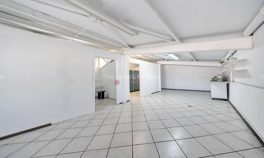 Platformă industrială cu 2 hale și sediu administrativ – teren 3.871 m - 32