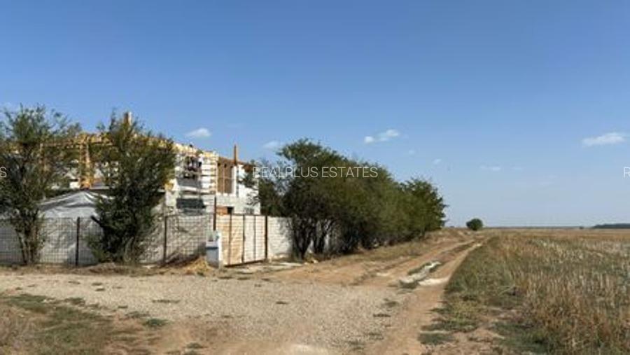 Teren 13.500 mp, investitie ! - 2