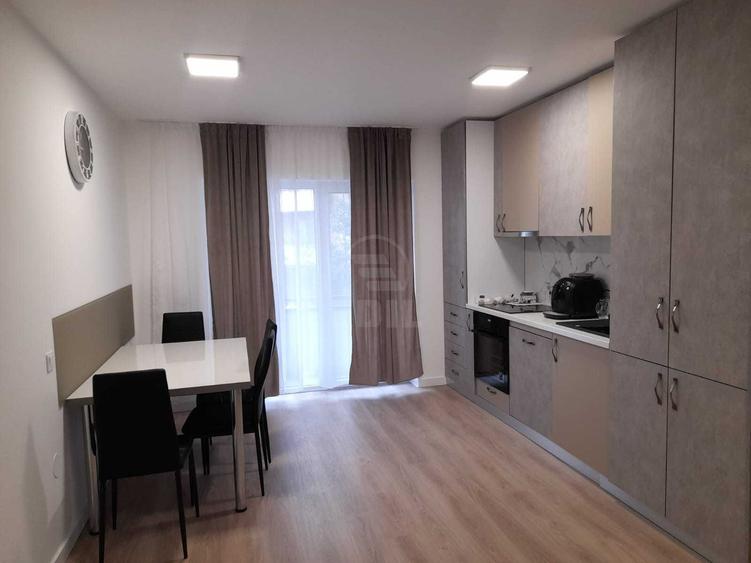 Apartament de 2 camere, semidecomandat, zona Porii