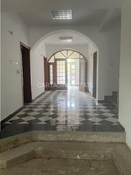 Vila Pipera P+1+M central - 450mp util   1000mp teren - 8