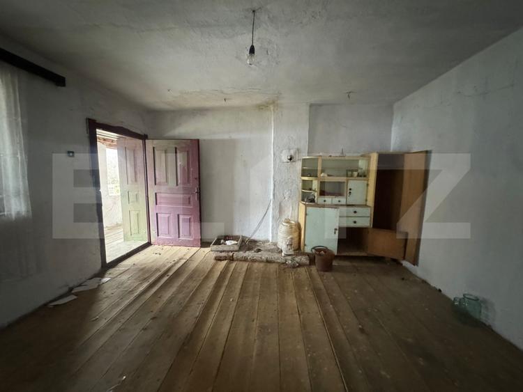 Casa cu 2 camere in Densus, 20 km de Manastirea Prinslop