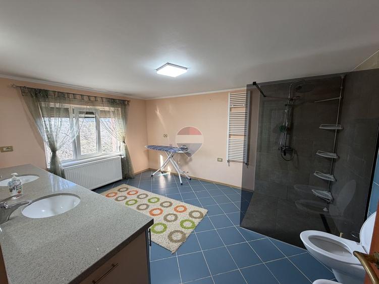 Apartament 3 camere 99 mp Longinescu