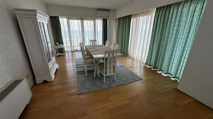 Penthouse spectaculos Faleza Nord