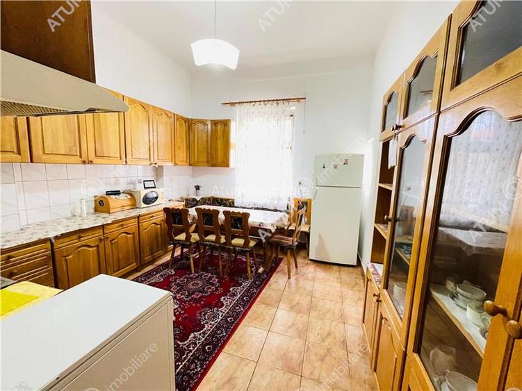 Casa individuala 4 camere decomandate 1000 mp teren zona Blv Victoriei - 21