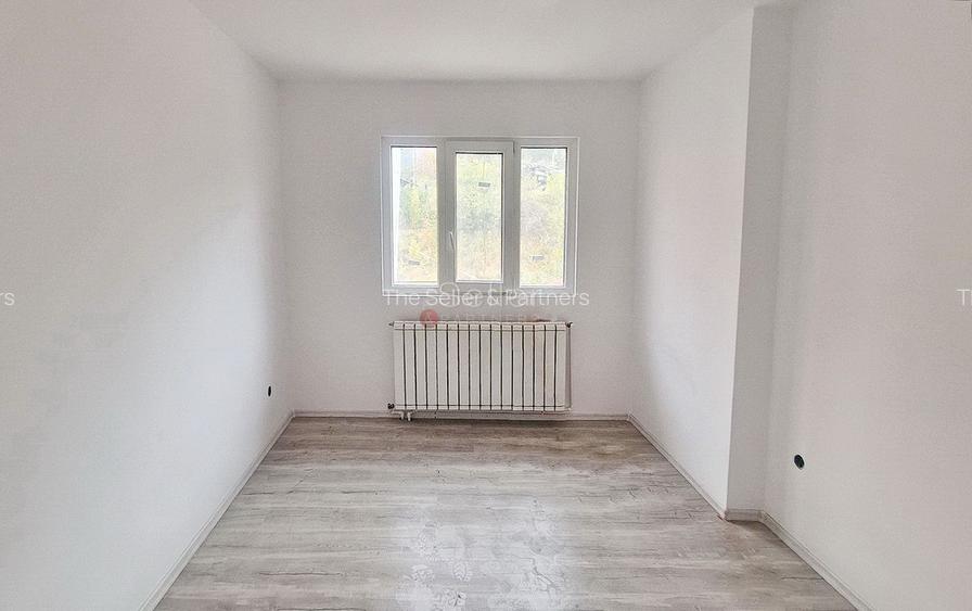 Aproape De Castelul Cantacuzino - 7