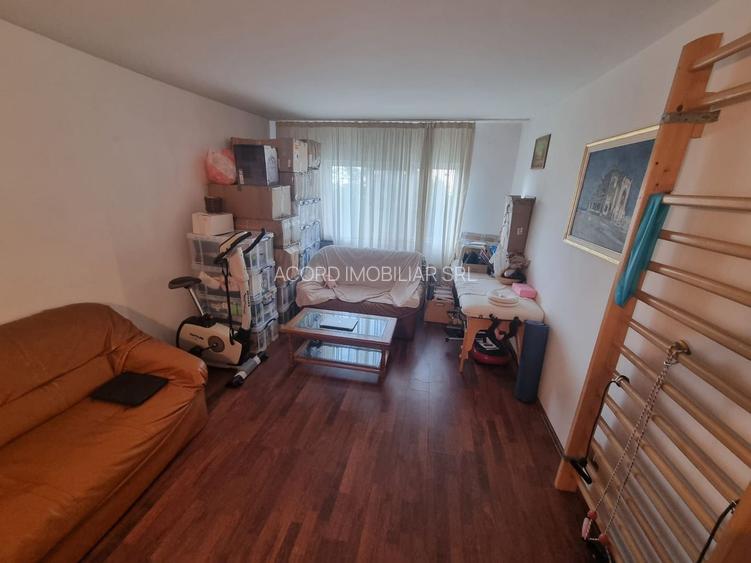 Faleza nord-apartament 4 camere decomandat cu gaze - 2