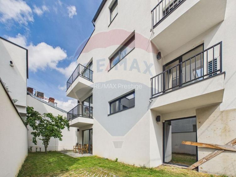Apartament la parter ce are curte proprie ,  2 camere in Bloc nou - 26