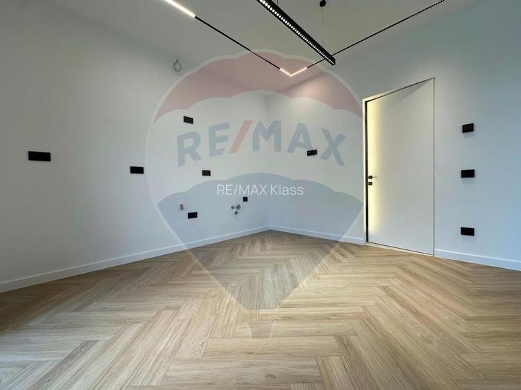 Casă / Vilă de vânzare 5 camere - 6