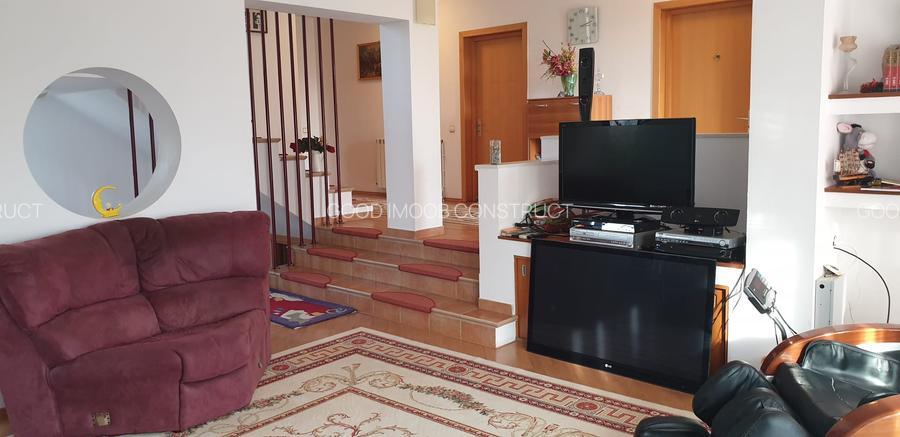 Vila superbă cu curte de 1700 mp - 10