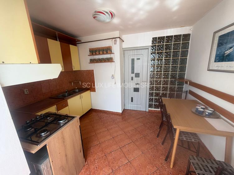Inchiriez apartament 4 camere Soarelui 400 euro - 2