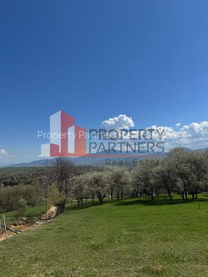 Terenuri Bran - Predelut  Priveliște către Bucegi și Postăvaru - 11