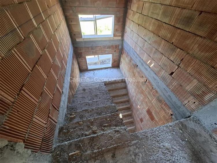 Vila 4 camere Valea Adanca intersectia 5 drumuri - 21